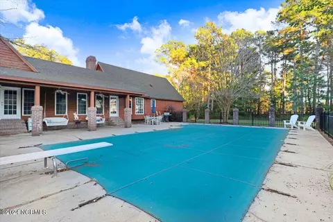 Exterior - 8660 Suttontown Rd, Faison, NC 28341 photo 8 of 13