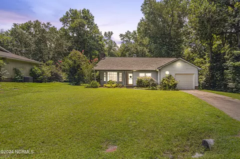 216 Sabrina Ct, Jacksonville, NC 28540