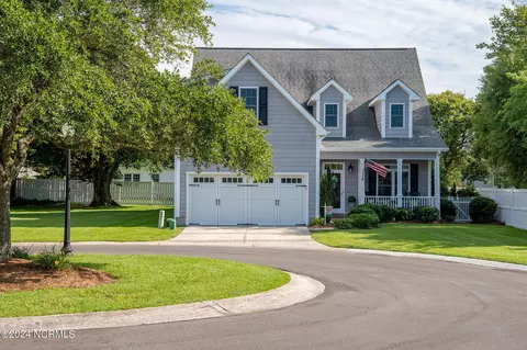 111 Cara Ln, Beaufort, NC 28516