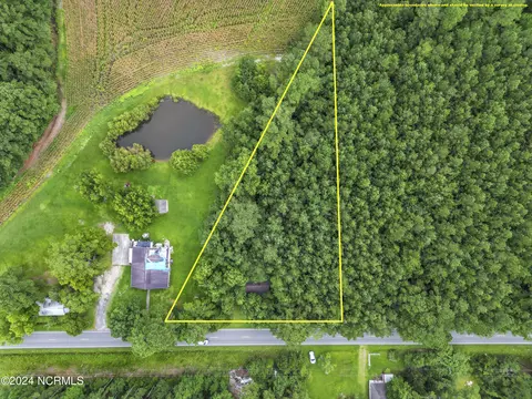 661 Smith Rd, Hubert, NC 28539