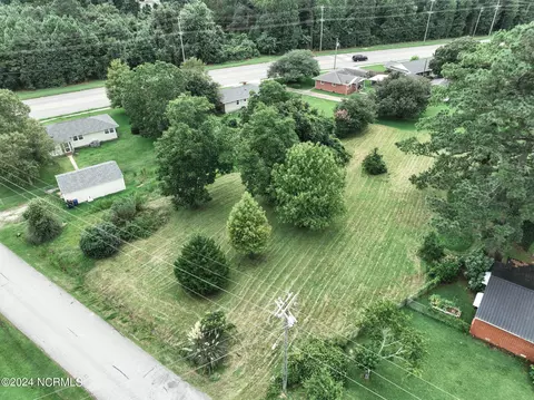 2 Sandy Dr # A, Jacksonville, NC 28540