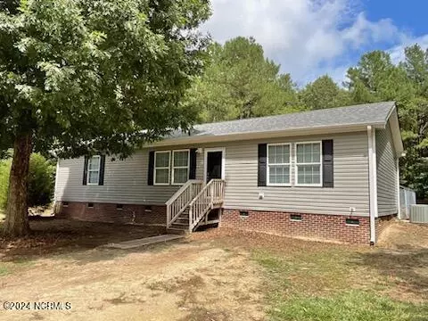 214 Dorilee Ln, Eagle Springs, NC 27242