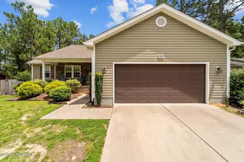 1325 Longleaf Dr E, Pinehurst, NC 28374 photo 1