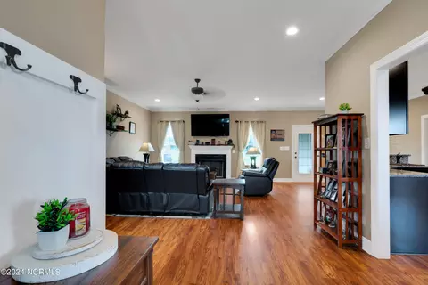 Entry Way - 226 Gregory Fork Rd, Richlands, NC 28574 photo 1 of 2