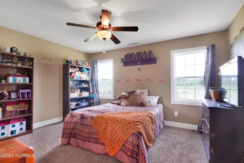Bedroom - 226 Gregory Fork Rd, Richlands, NC 28574 photo 5 of 7