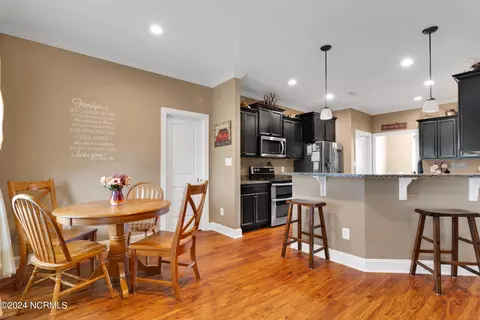 Dining - 226 Gregory Fork Rd, Richlands, NC 28574 photo 4 of 4
