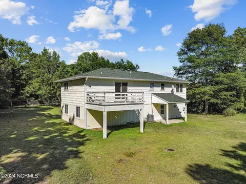 Exterior - 121 Noahs Ln, Point Harbor, NC 27964 photo 4 of 8