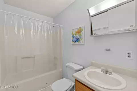 Bath - 121 Noahs Ln, Point Harbor, NC 27964 photo 1 of 3