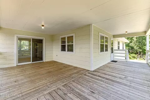 Exterior - 121 Noahs Ln, Point Harbor, NC 27964 photo 6 of 8