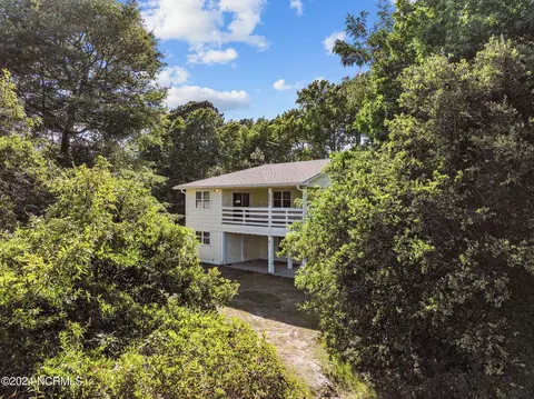 Exterior - 121 Noahs Ln, Point Harbor, NC 27964 photo 1 of 8