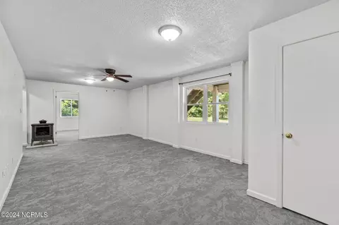 Living - 121 Noahs Ln, Point Harbor, NC 27964 photo 2 of 4