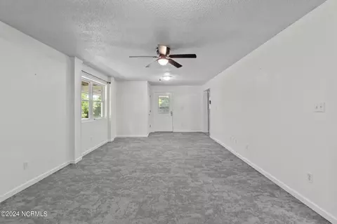 Living - 121 Noahs Ln, Point Harbor, NC 27964 photo 3 of 4