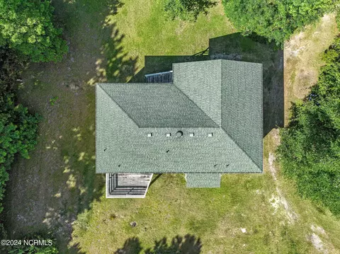 Exterior - 121 Noahs Ln, Point Harbor, NC 27964 photo 5 of 8