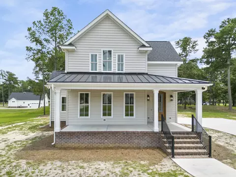 135 N Country Club Dr, Kenansville, NC 28349