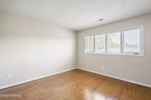 Bedroom - 436 Widgeon Dr, Hampstead, NC 28443 photo 6 of 7
