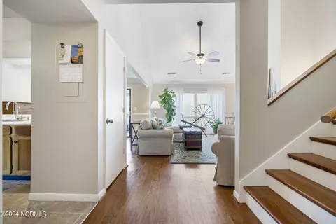 Entry Way - 436 Widgeon Dr, Hampstead, NC 28443 photo 3 of 9
