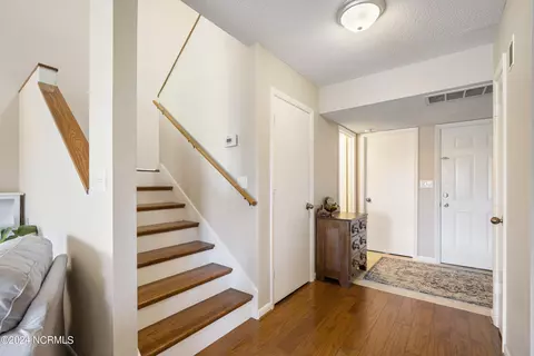 Entry Way - 436 Widgeon Dr, Hampstead, NC 28443 photo 7 of 9