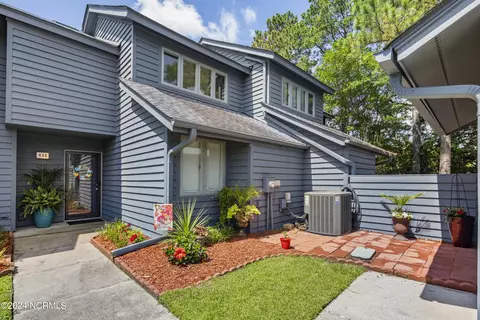 436 Widgeon Dr, Hampstead, NC 28443