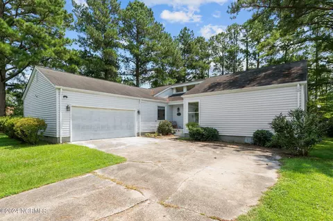 5902 Santo Domingo Ct, New Bern, NC 28560