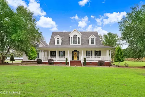 128 Whitfield Rd, Mount Olive, NC 28365