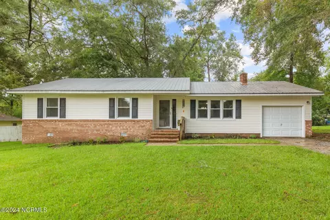 1006 Stillwood Ct, Jacksonville, NC 28540