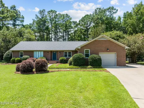 2209 Corral Cir, Trent Woods, NC 28562