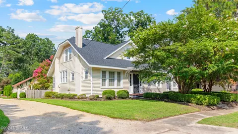 103 NW Fourth St, Snow Hill, NC 28580