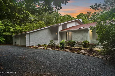 148 Edgewood Rd, Cameron, NC 28326