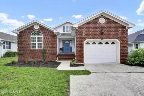 209 Nantucket Ct, Wilmington, NC 28412