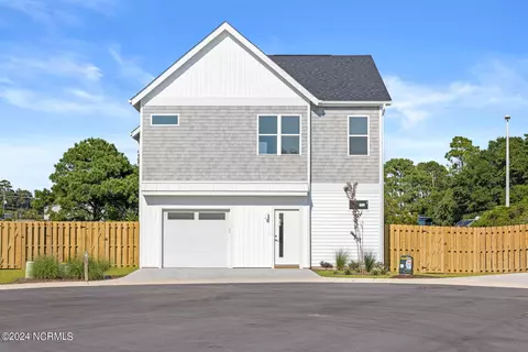121 Hidden Cove Pl, Carolina Beach, NC 28428
