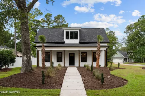 1743 Boxwood Ct SW, Ocean Isle Beach, NC 28469