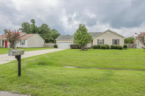 122 Eagle Ridge Dr, Beulaville, NC 28518