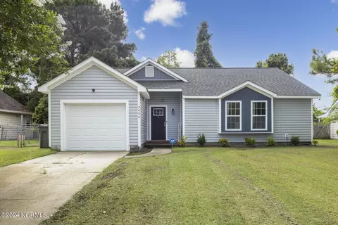 2606 Idlebrook Cir, Midway Park, NC 28544