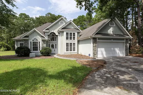 216 Port Side Dr, Sneads Ferry, NC 28460