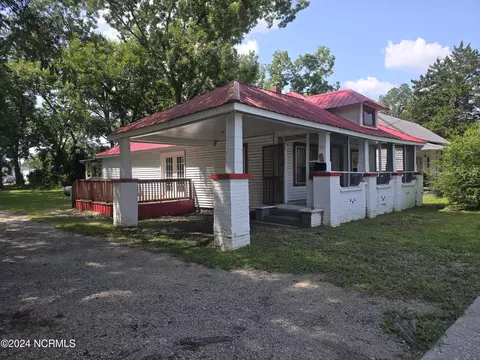 117 W Virgil St, Whiteville, NC 28472