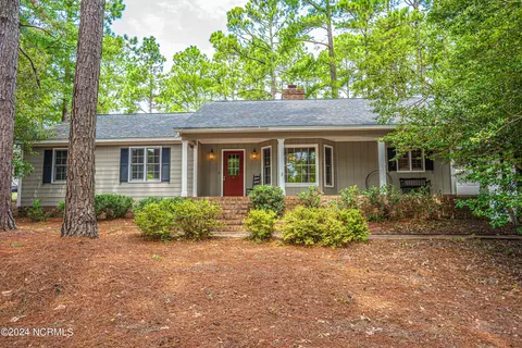 160 Devonshire Ave W, West End, NC 27376