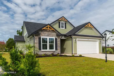 569 Lathrop Ct NW, Calabash, NC 28467