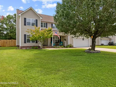 104 Grantham Ln, Jacksonville, NC 28546
