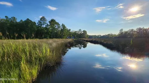 210 Jonaquins Dr, Beaufort, NC 28516