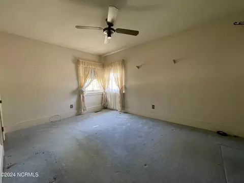 Bedroom - 202 E Vance St, Williamston, NC 27892 photo 3 of 6