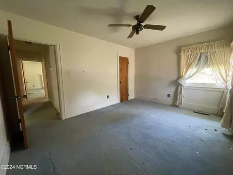 Bedroom - 202 E Vance St, Williamston, NC 27892 photo 4 of 6