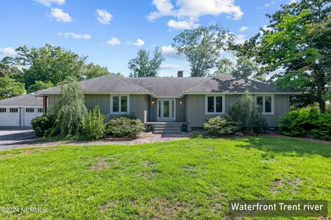 4713 Trent River Dr, Trent Woods, NC 28562