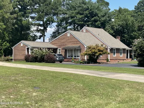 204 Ramblewood Dr, Mount Olive, NC 28365