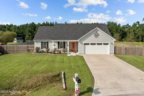205 Tall Tree Ct, Maysville, NC 28555