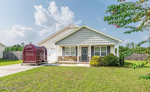 257 Rowland Dr, Richlands, NC 28574