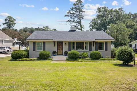 306 Camelia Rd, Trent Woods, NC 28562