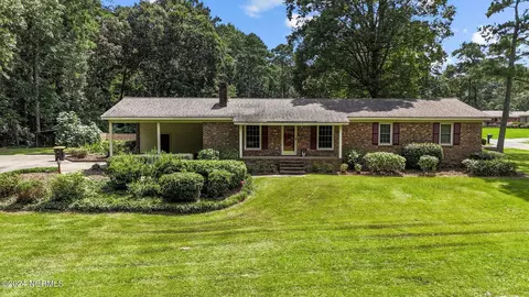 2456 Hilltop Rd, Greenville, NC 27858