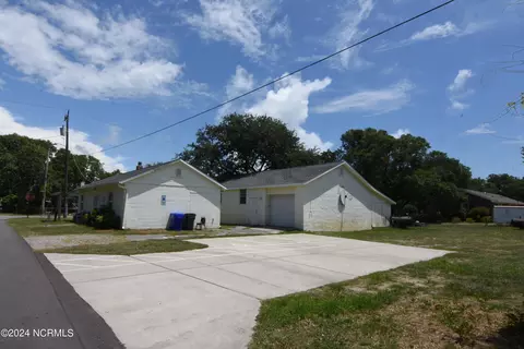 400 Fourth St, Carolina Beach, NC 28428