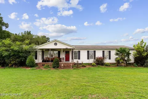 1073 Woodsend Ln, Greenville, NC 27834