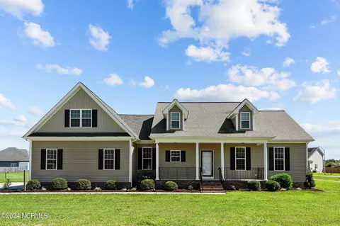 204 Lancaster Pointe Dr, Pikeville, NC 27863